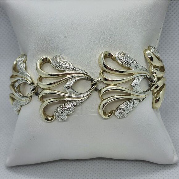 Vintage Sarah Coventry Gold Tone & Silver Tone Bracelet - Picture 1 of 5